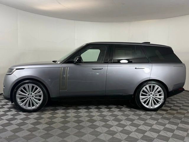 New 2025 Land Rover Range Rover SE image 3