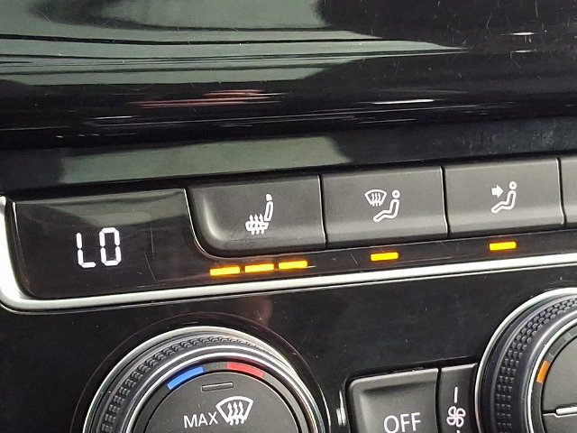 Used 2015 Volkswagen Golf SEL FWD image 24