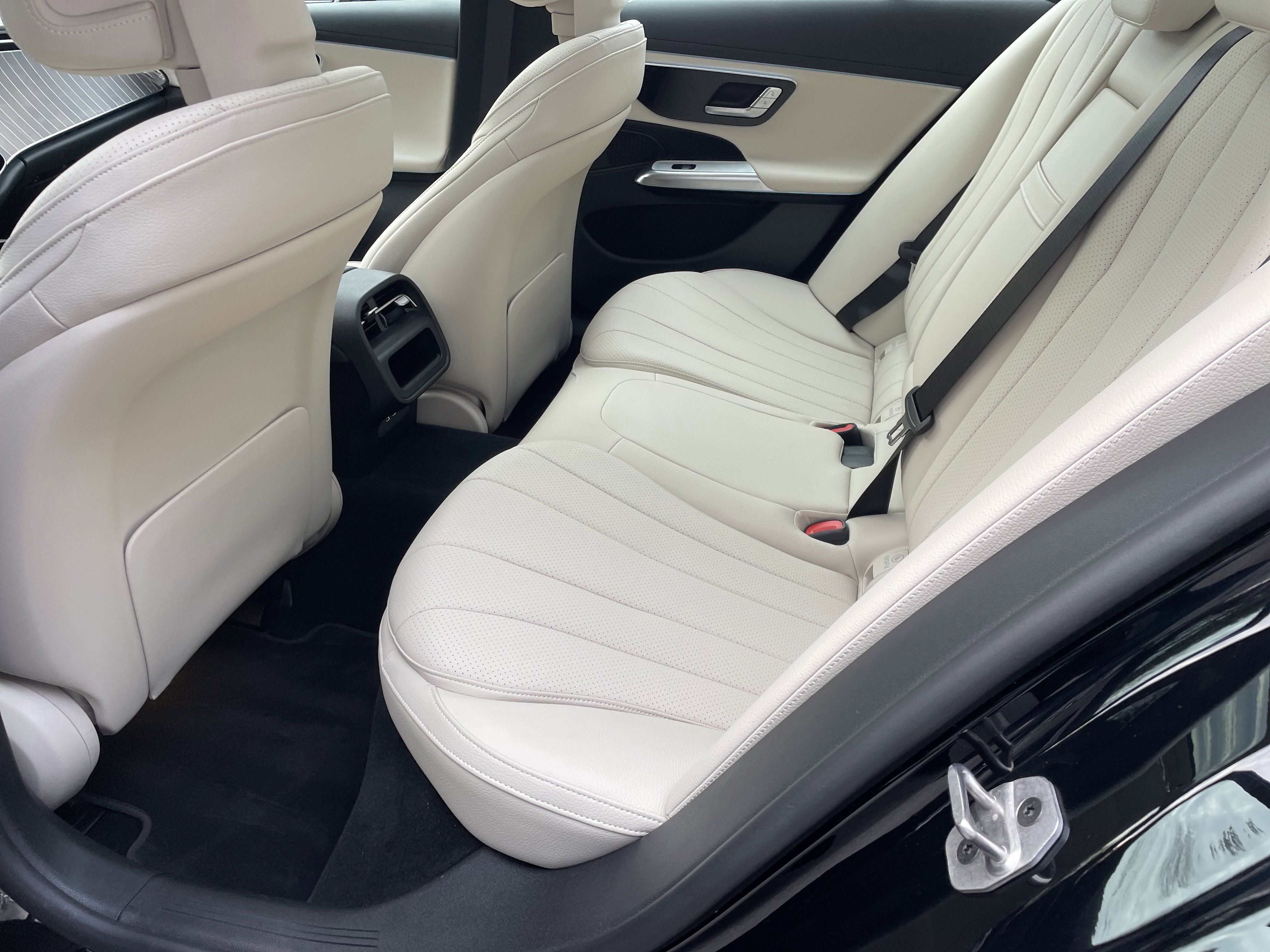 Certified 2025 Mercedes-Benz E 350 Sedan image 40