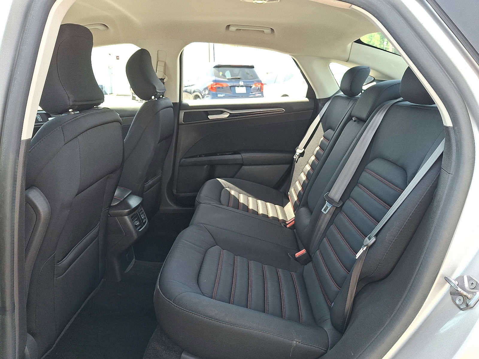 Used 2016 Ford Fusion SE AWD/4WD image 11