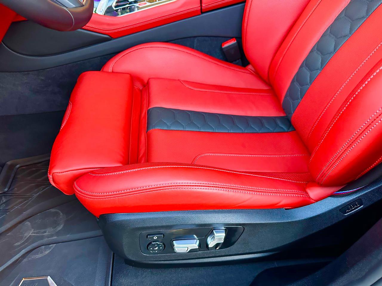 Used 2026 BMW X6 M Competition w/ Executive Package AWD/4WD image 23