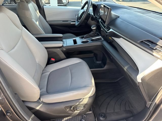 Certified 2025 Toyota Sienna XLE w/ XLE Plus Package AWD/4WD image 17