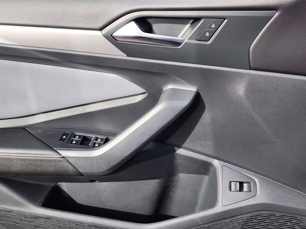 New 2026 Volkswagen Jetta SE FWD image 13