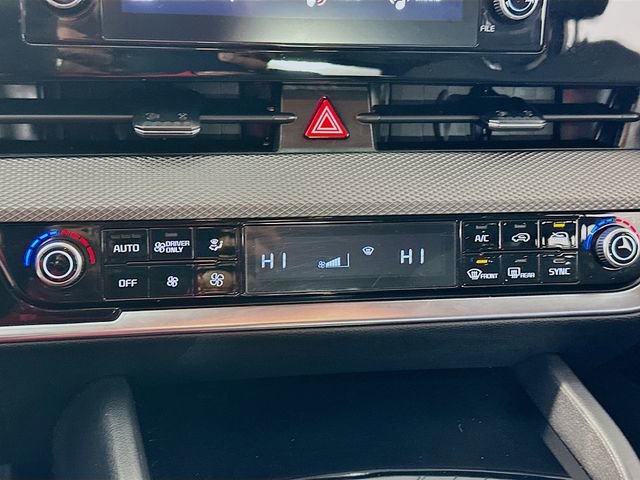 Used 2024 Kia Sportage LX image 16