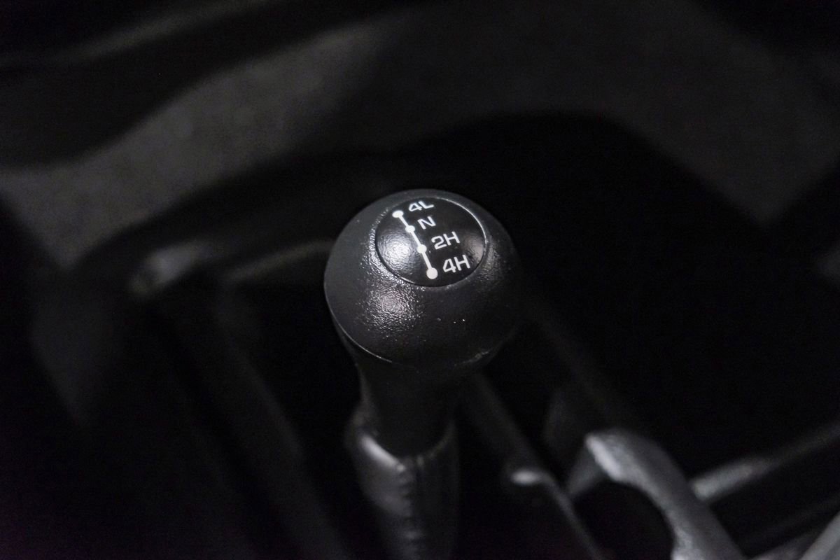 Used 2024 RAM 2500 Tradesman w/ Chrome Appearance Group image 25