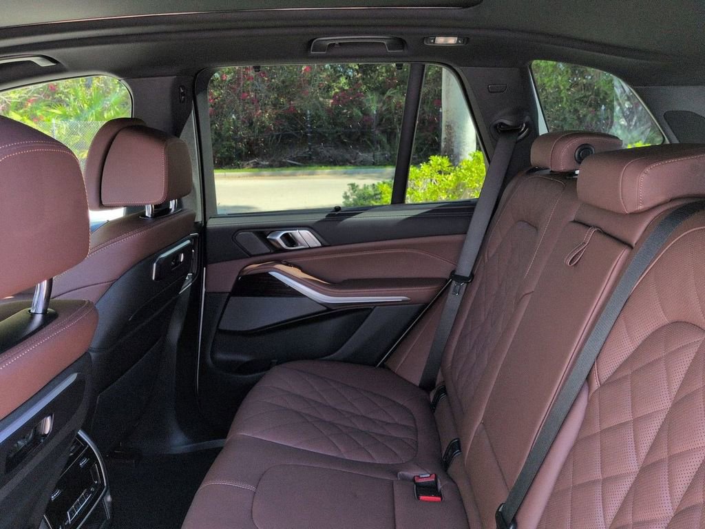 New 2026 BMW X5 xDrive40i w/ Executive Package image 14