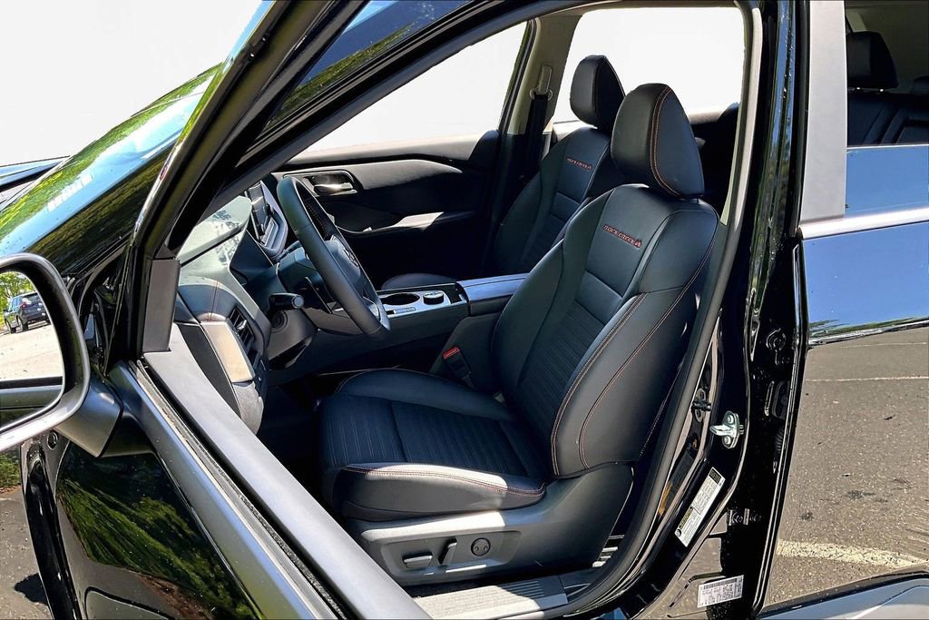 Used 2025 Nissan Rogue SV w/ Rock Creek Premium Package image 18