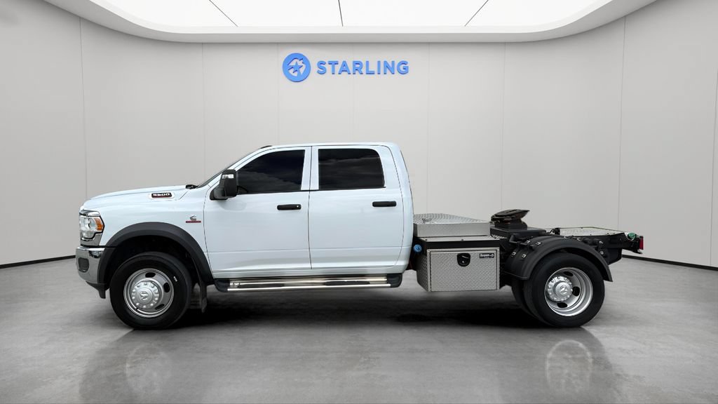 Used 2024 RAM 5500 Tradesman w/ Chrome Appearance Group AWD/4WD image 3