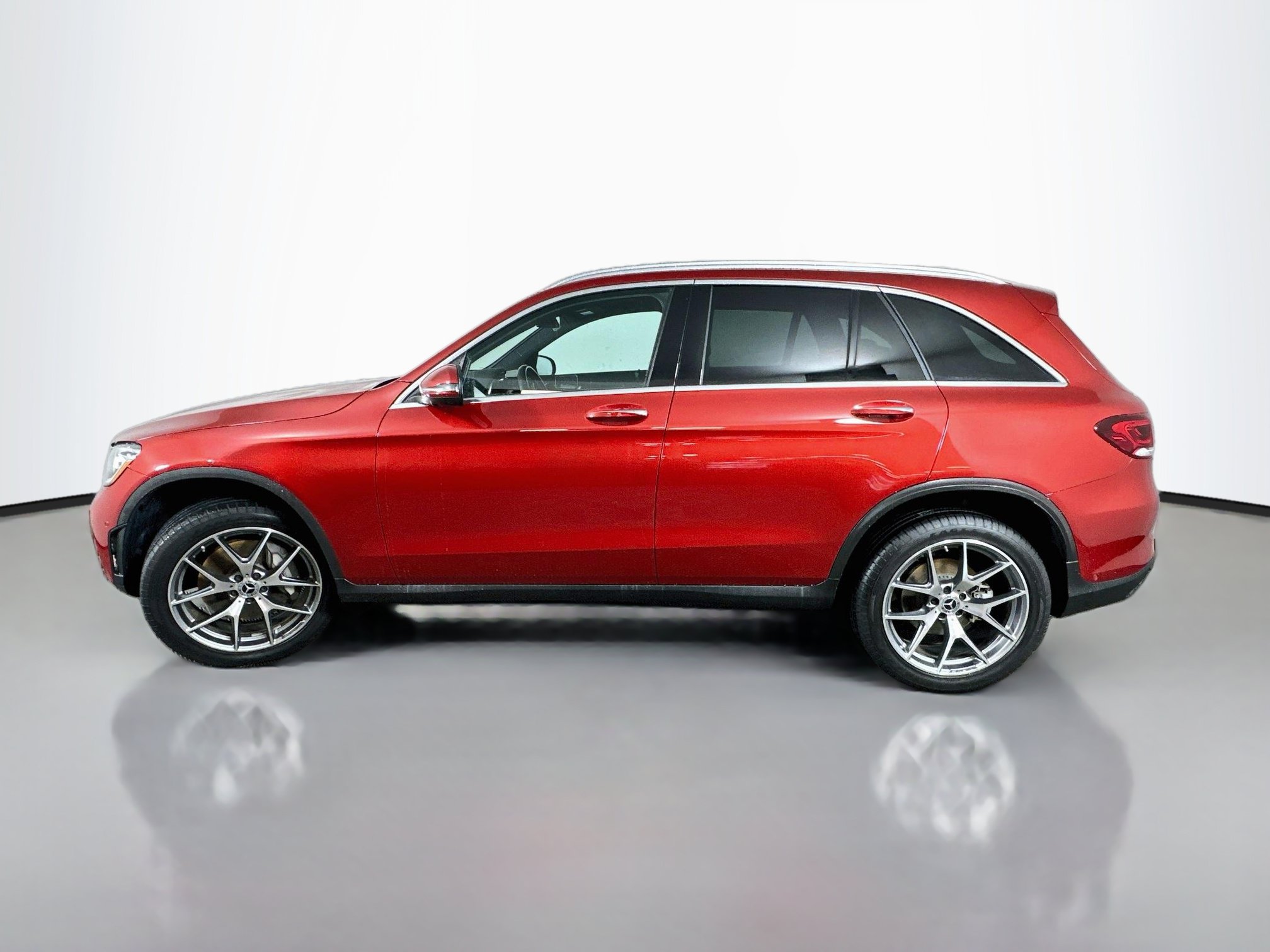 Used 2022 Mercedes-Benz GLC 300 4MATIC image 4
