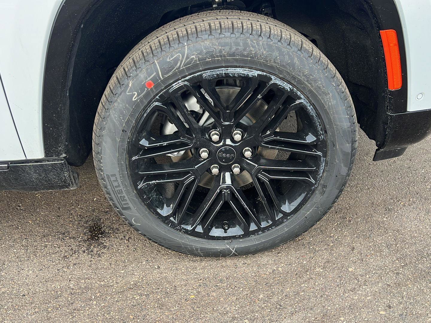 New 2026 Jeep Grand Wagoneer L Limited AWD/4WD image 9