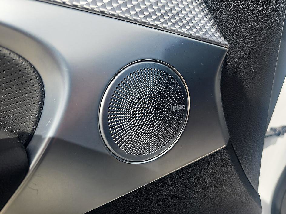 Used 2023 Genesis G70 2.0T w/ Sport Prestige Package image 13