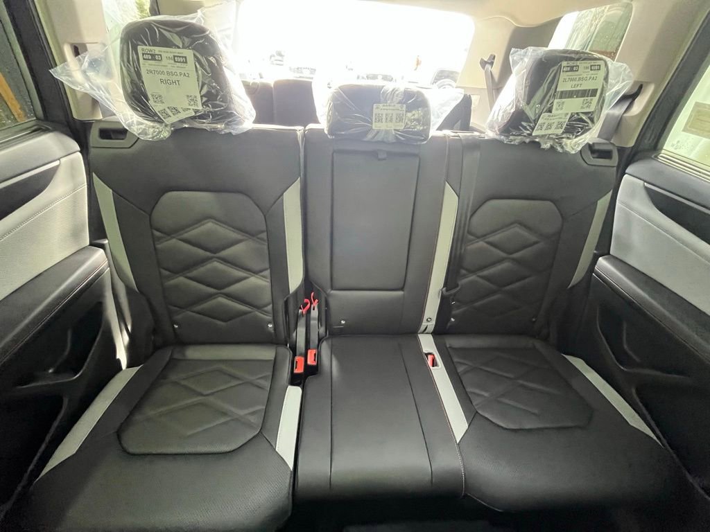 New 2026 Volkswagen Atlas Peak Edition image 25