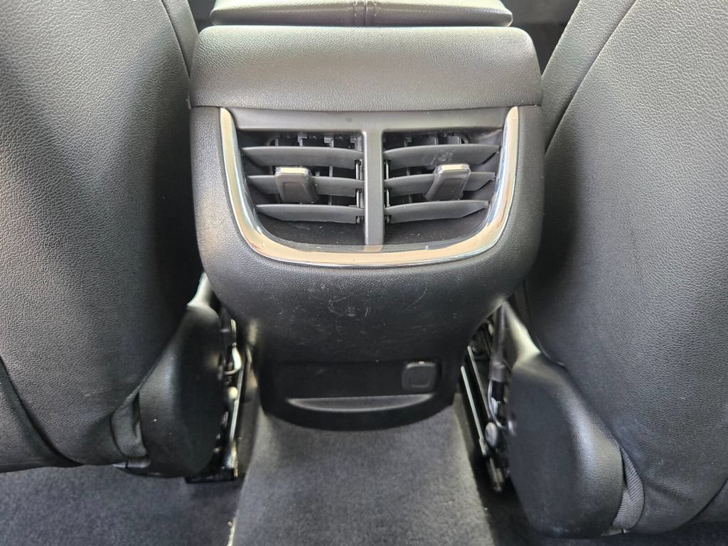 Used 2022 Chevrolet Malibu LT w/ Leather Package FWD image 12