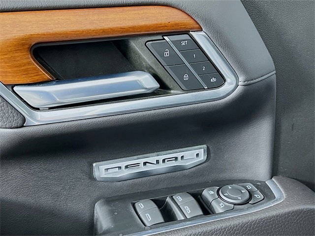 Used 2022 GMC Sierra 1500 Denali w/ Denali Reserve Package image 9