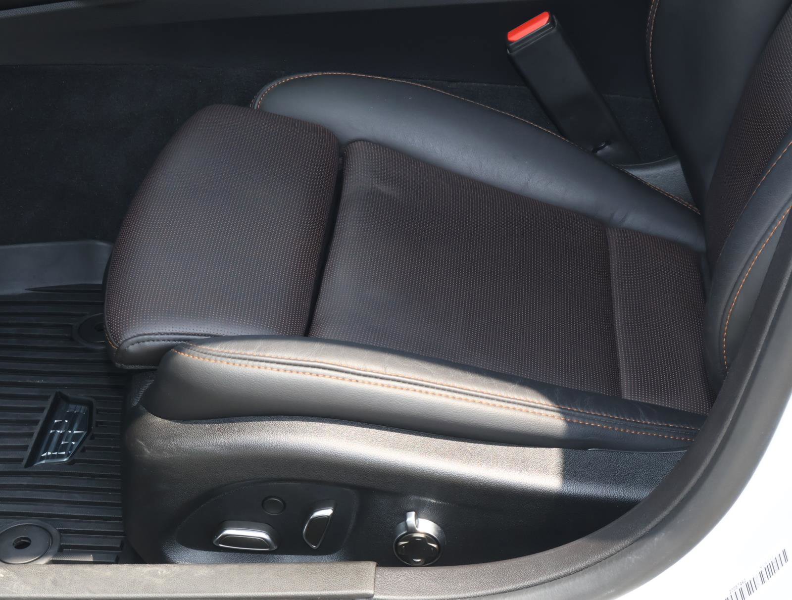 Used 2022 Cadillac CT5 V w/ Premium Package RWD image 19
