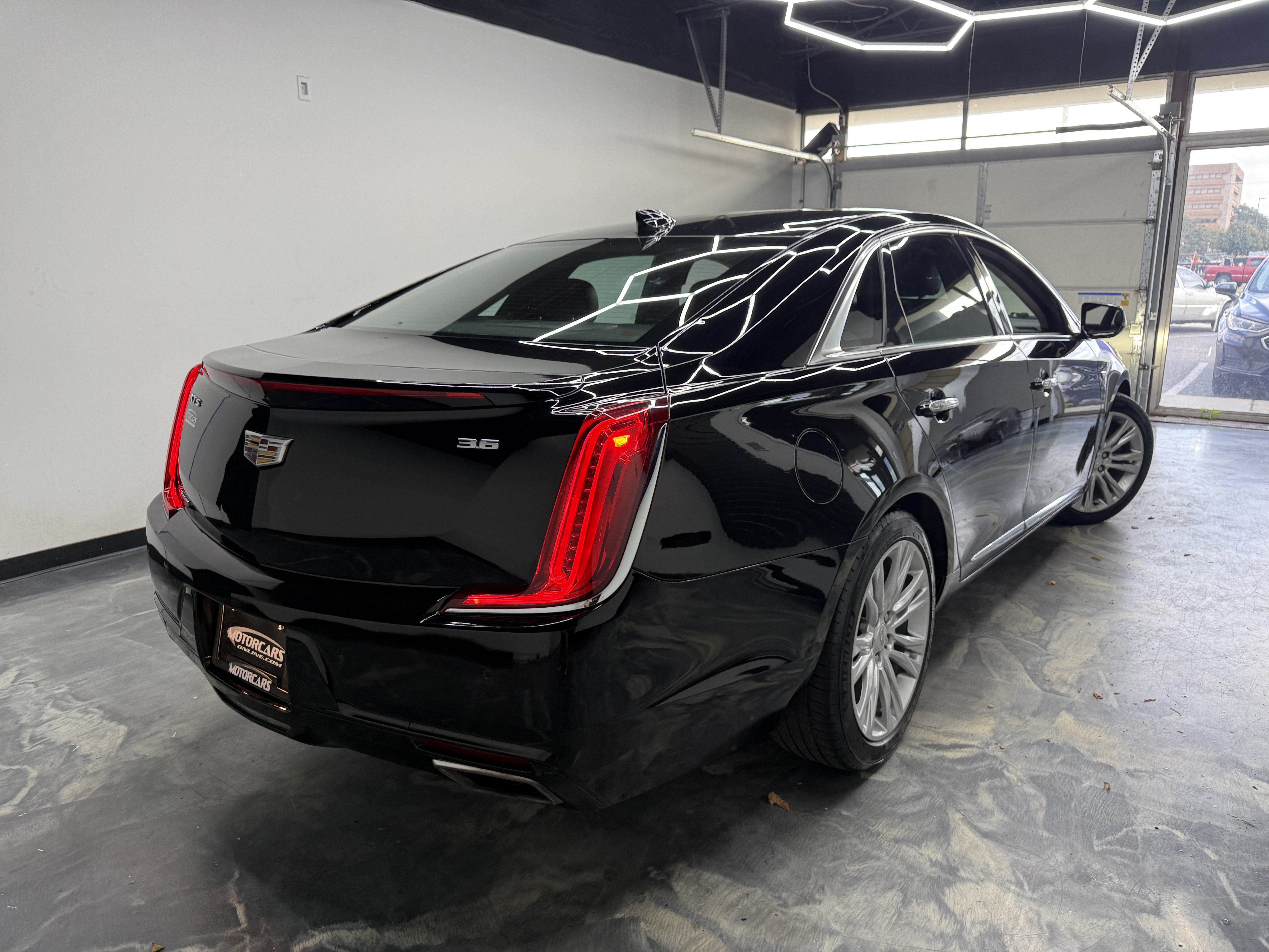 Used 2018 Cadillac XTS Luxury AWD/4WD image 5
