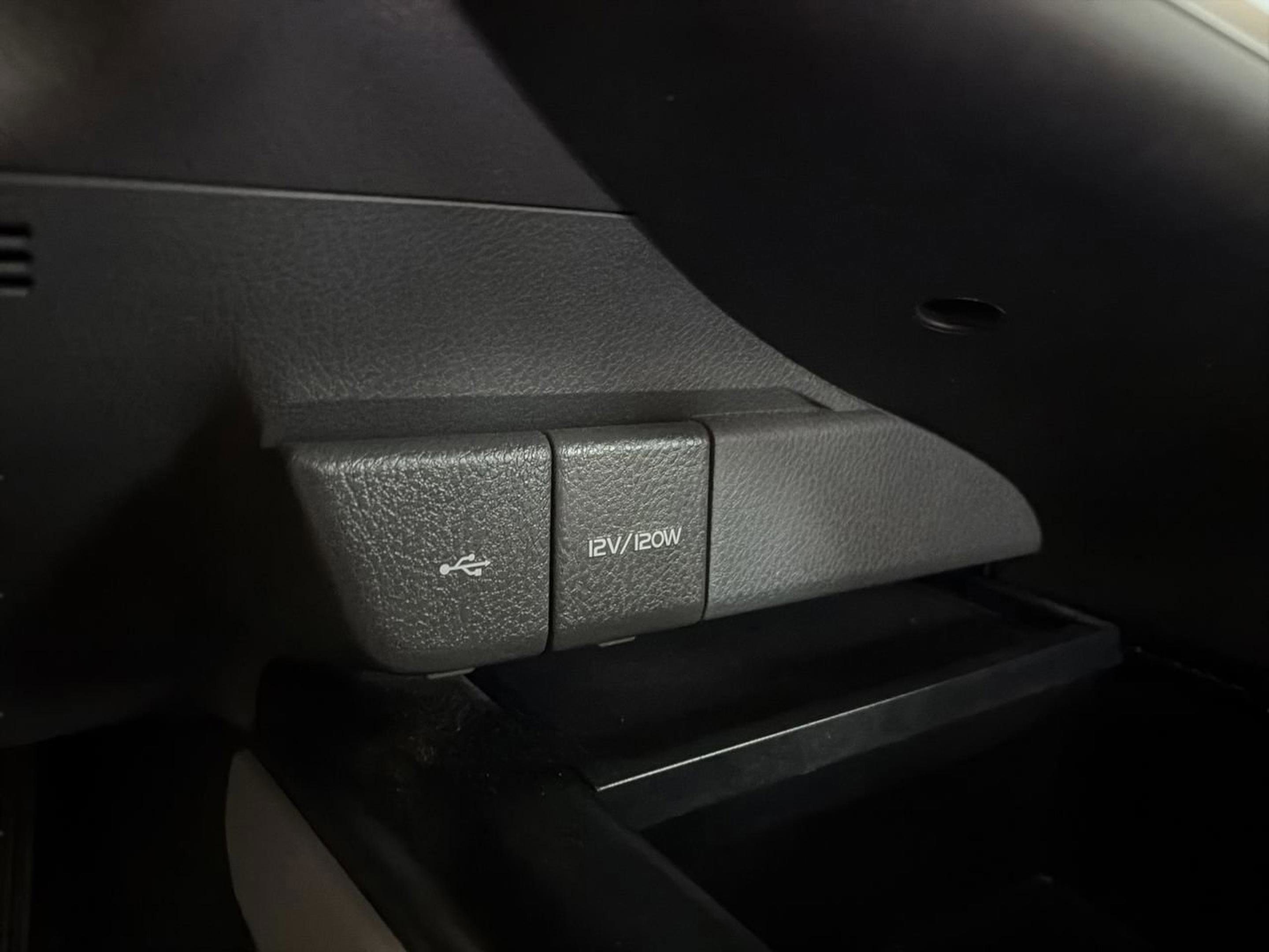 Used 2020 Toyota Camry LE image 23