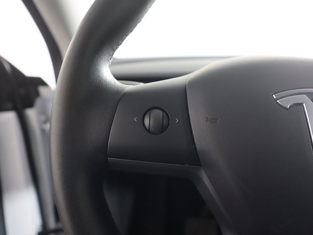 Used 2021 Tesla Model Y Long Range image 39