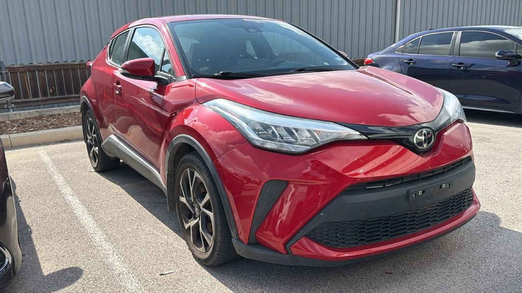 Used 2022 Toyota C-HR XLE FWD image 2