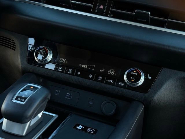 Used 2023 Mitsubishi Outlander SE image 30