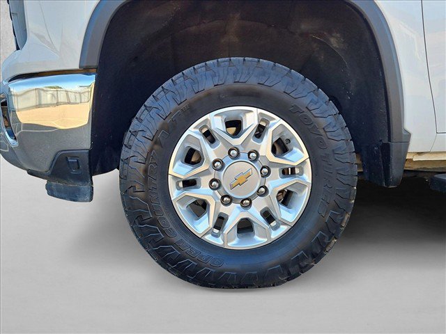 Used 2024 Chevrolet Silverado 2500 LT AWD/4WD image 24