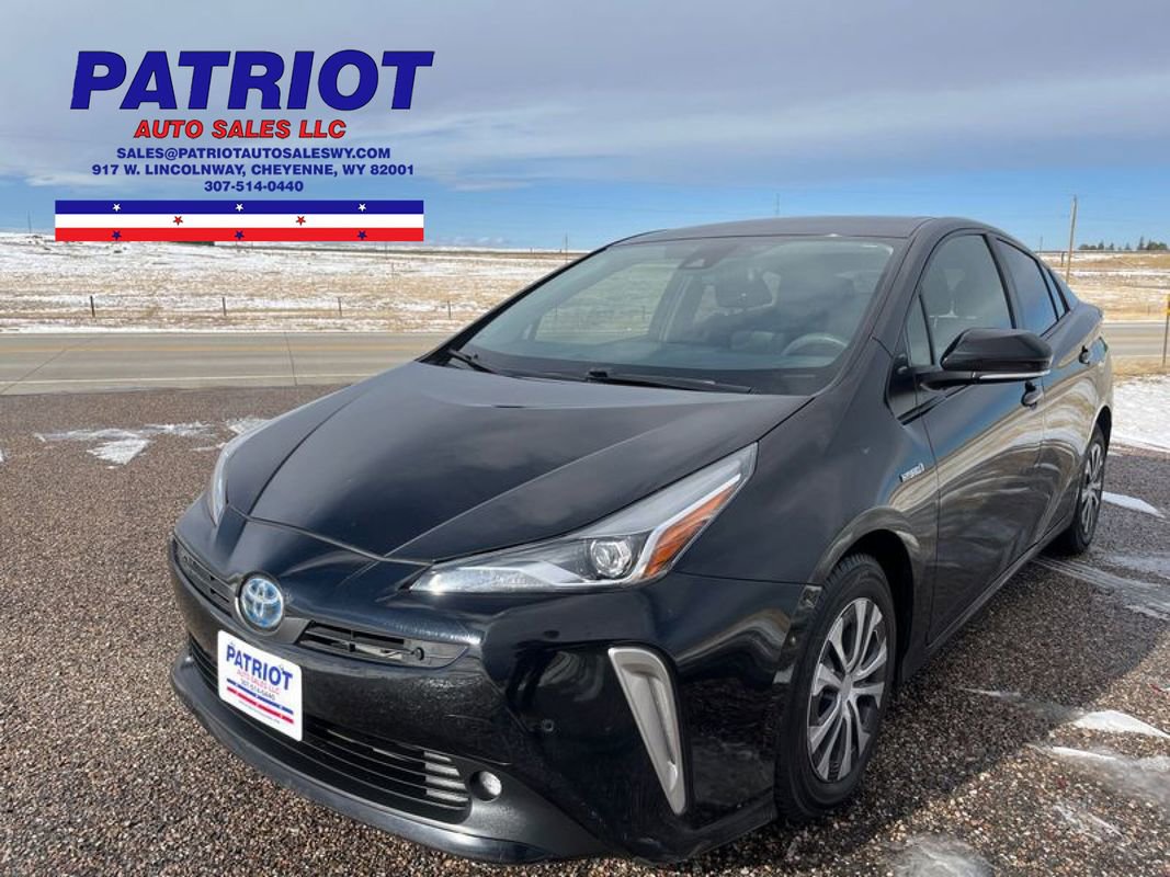 Used 2022 Toyota Prius LE image 1