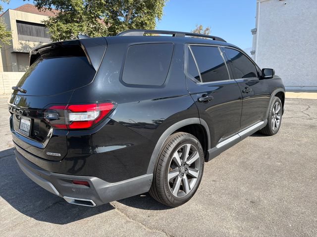 Used 2025 Honda Pilot Touring image 4