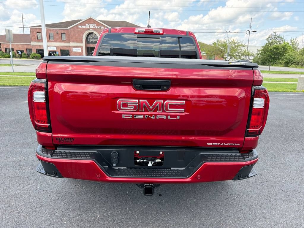 Used 2025 GMC Canyon Denali AWD/4WD image 7