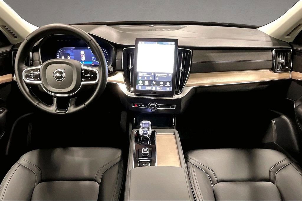 Certified 2026 Volvo XC90 B6 Plus w/ Protection Package Premier AWD/4WD image 7
