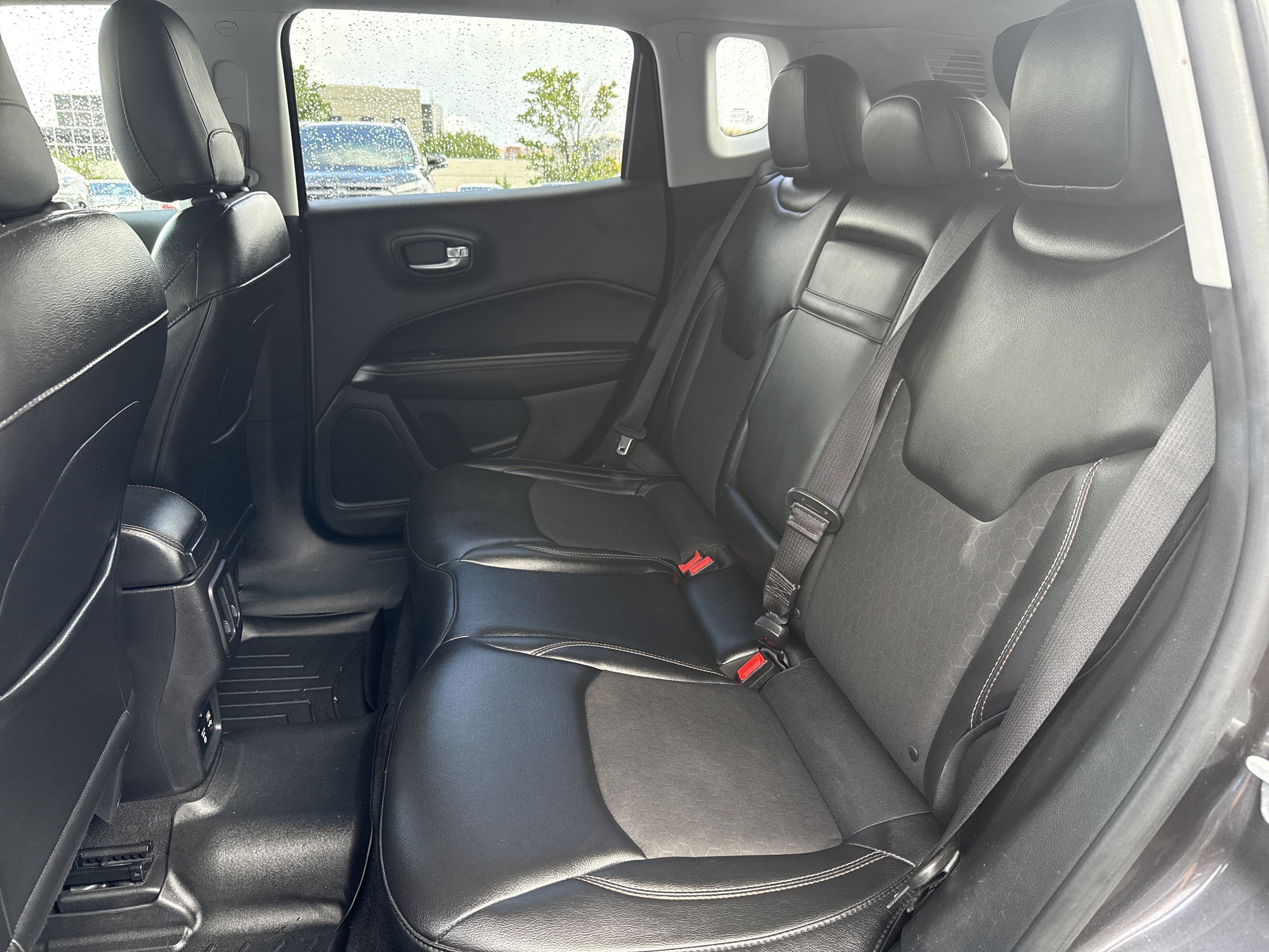 Used 2018 Jeep Compass Latitude w/ Popular Equipment Group AWD/4WD image 18