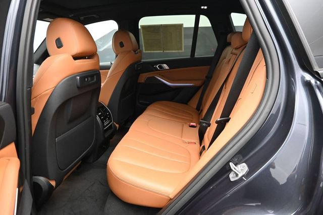 Used 2021 BMW X5 xDrive40i w/ M Sport Package AWD/4WD image 13