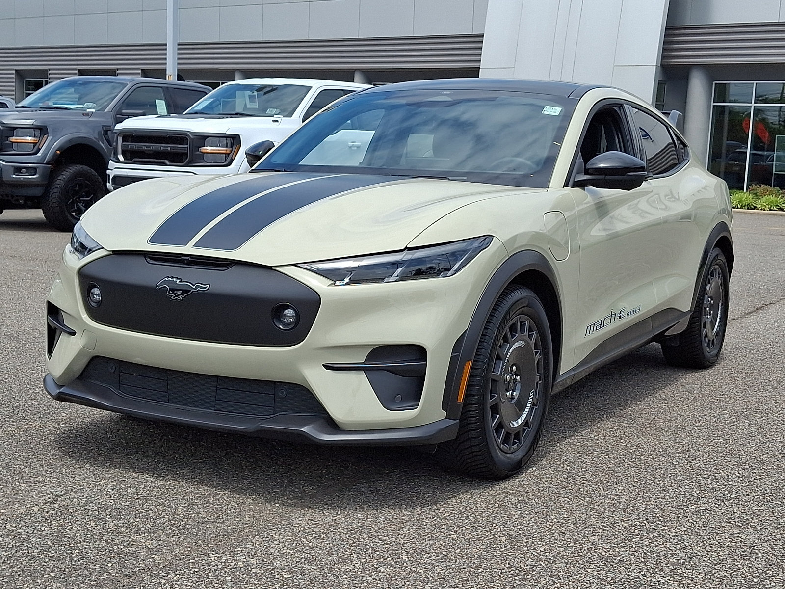 Certified 2025 Ford Mustang Mach-E GT AWD/4WD image 4