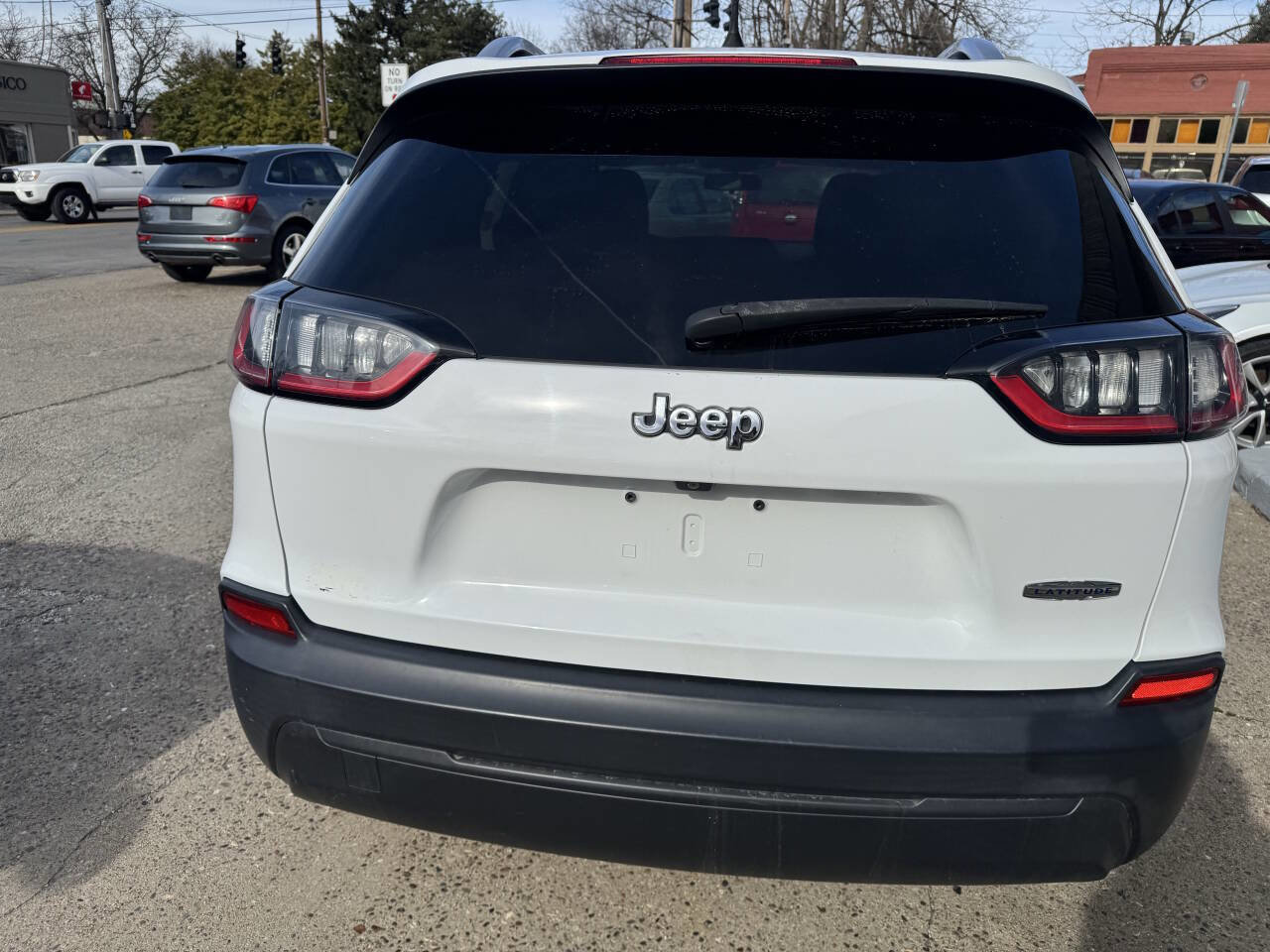 Used 2019 Jeep Cherokee Latitude w/ Cold Weather Group image 7