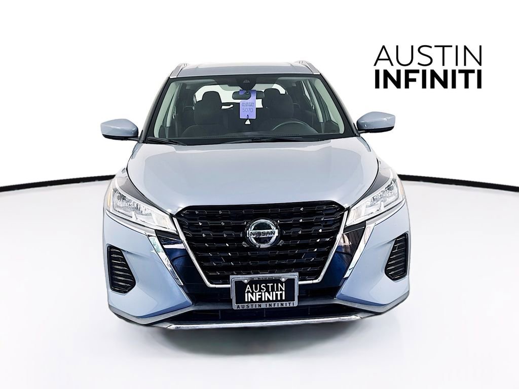 Used 2021 Nissan Kicks SV FWD image 2