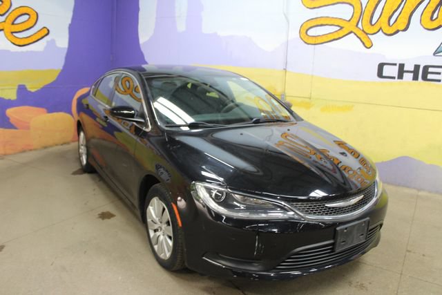 Used 2015 Chrysler 200 LX FWD image 2