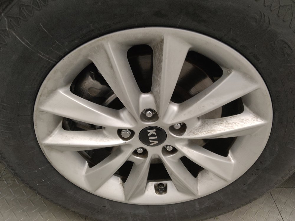 Used 2019 Kia Sorento LX image 31