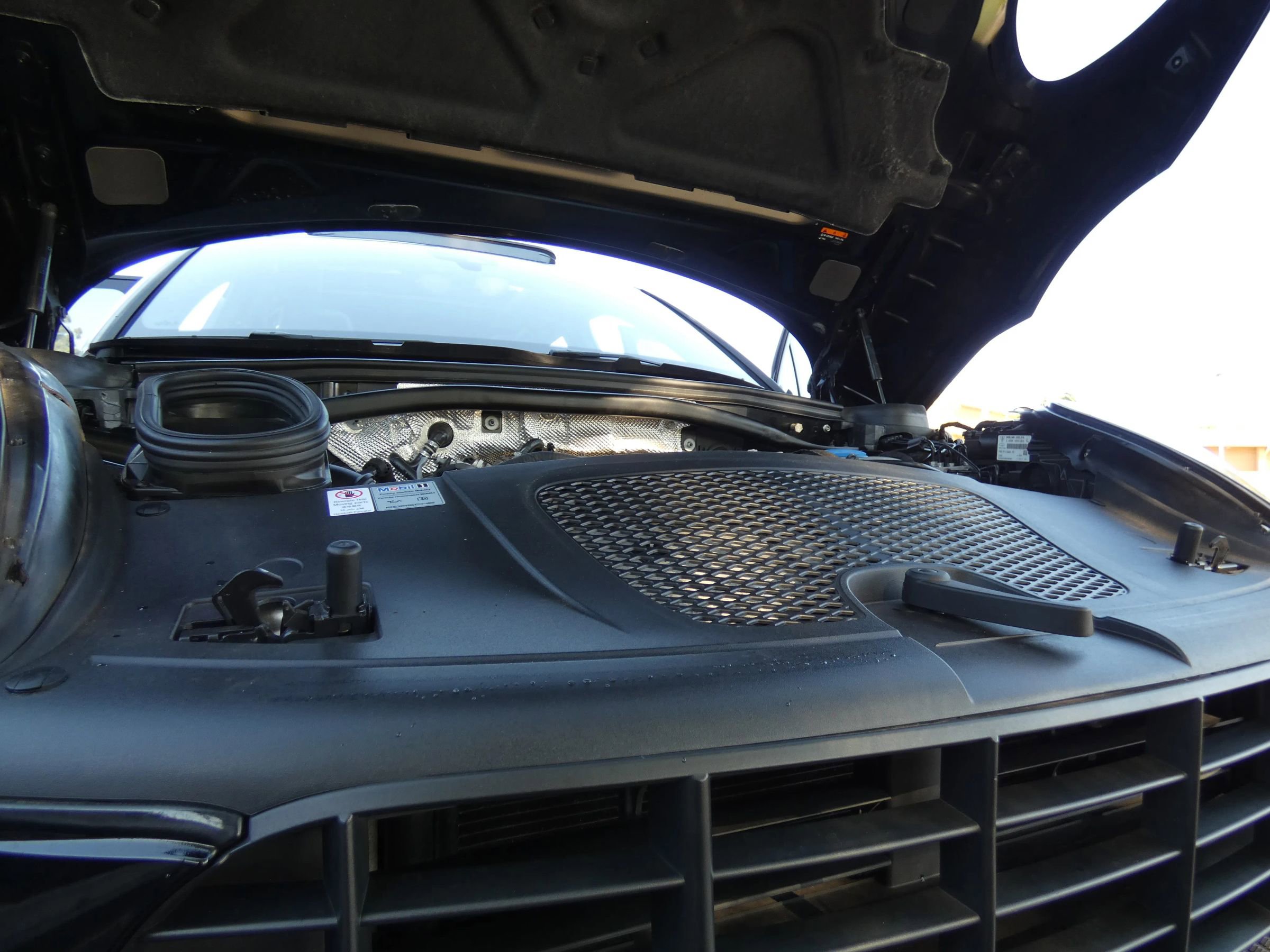 Used 2018 Porsche Macan Sport Edition image 78