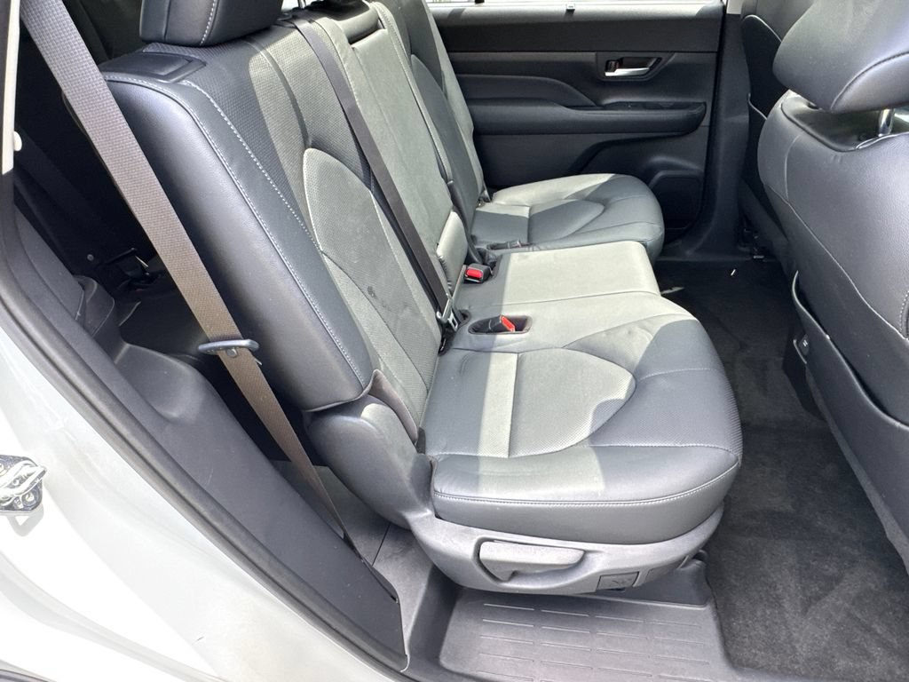 Used 2024 Toyota Grand Highlander AWD Hybrid image 15