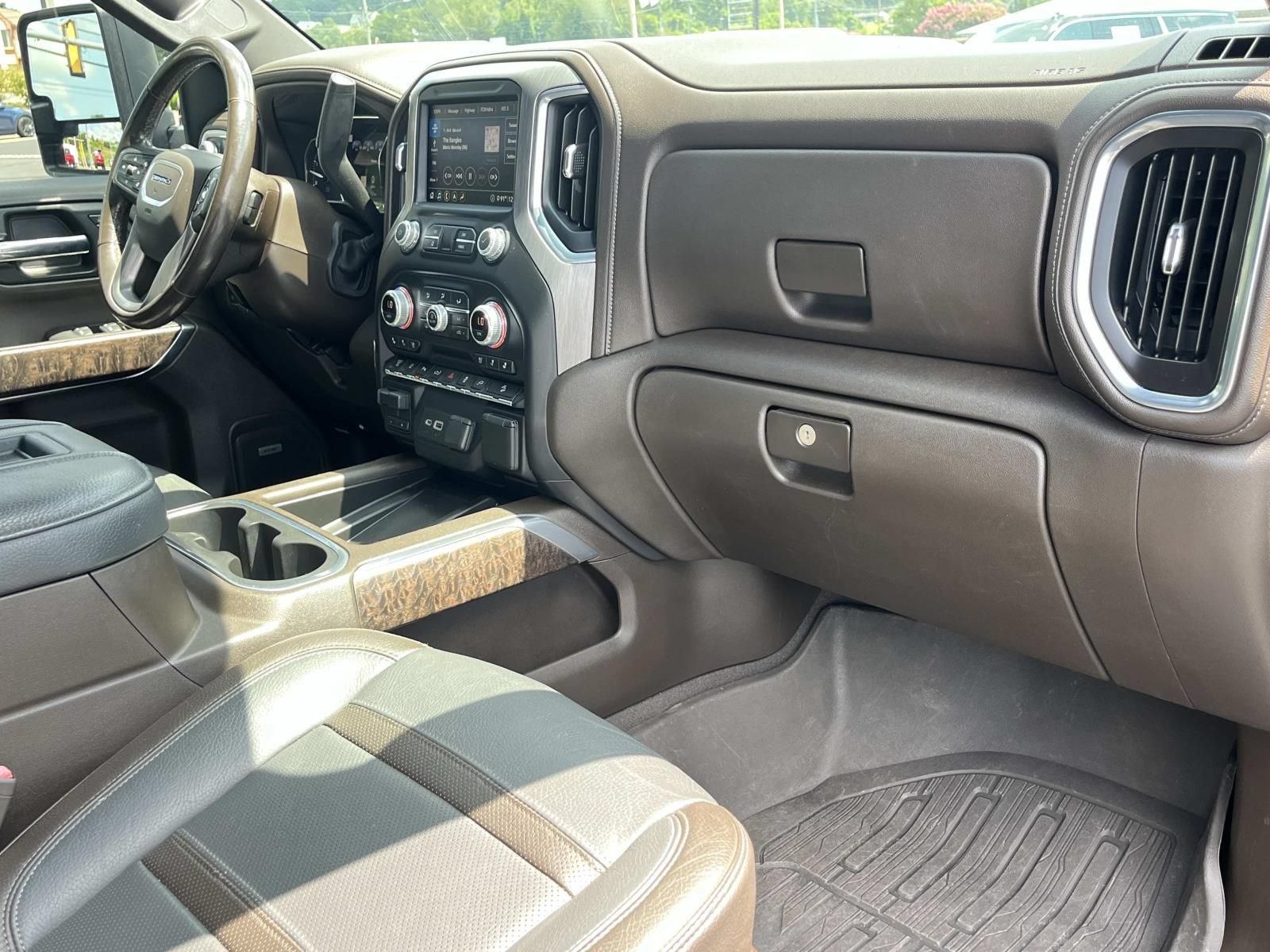 Used 2020 GMC Sierra 3500 Denali w/ Denali Ultimate Package AWD/4WD image 23