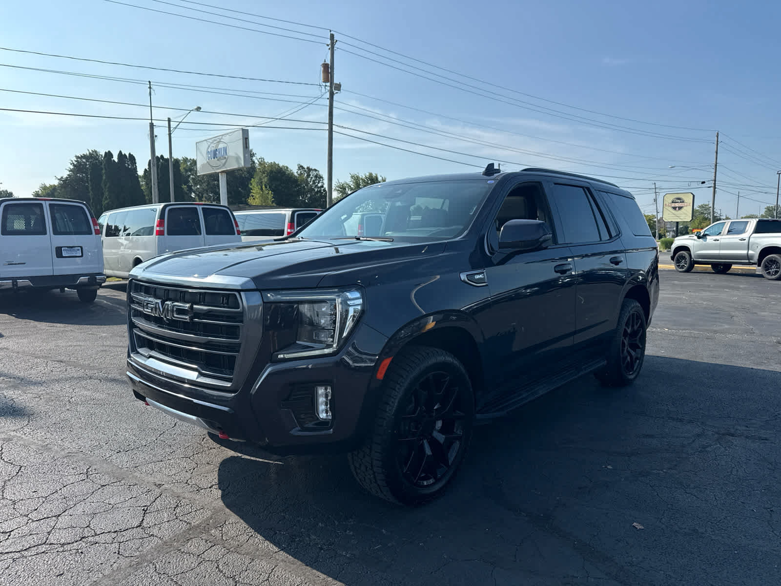 Certified 2024 GMC Yukon AT4 w/ Technology Package AWD/4WD image 1
