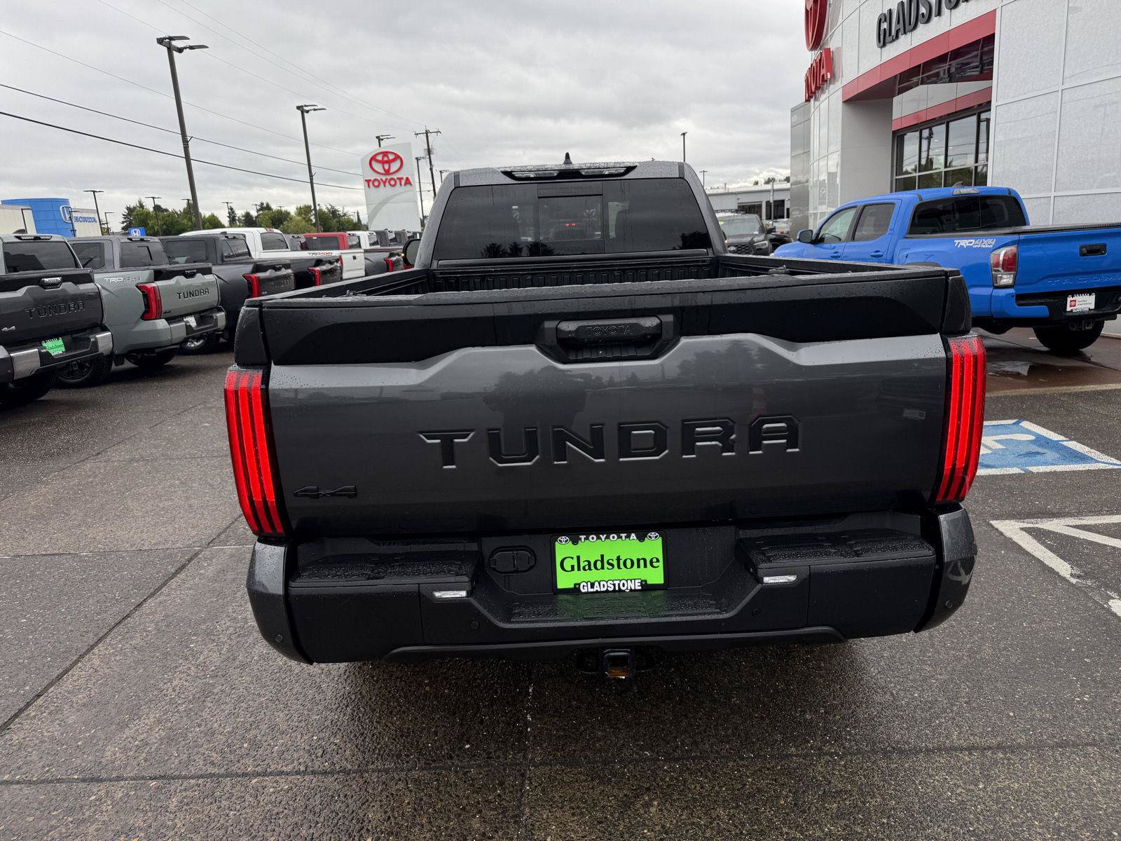 Used 2023 Toyota Tundra SR5 w/ SR5 Premium Package AWD/4WD image 5