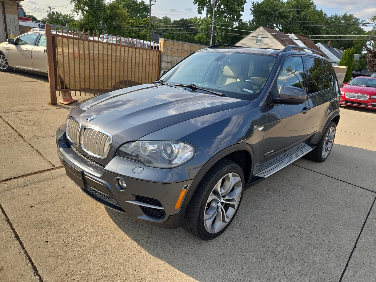 Used 2011 BMW X5 xDrive50i image 8