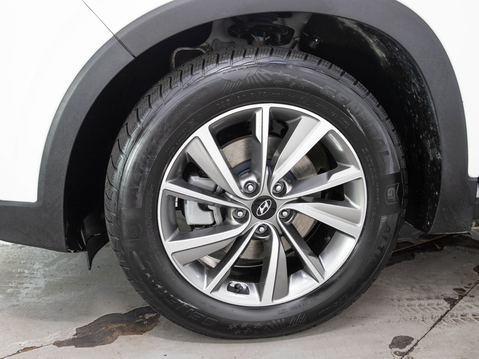 Used 2020 Hyundai Santa Fe Limited AWD/4WD image 32