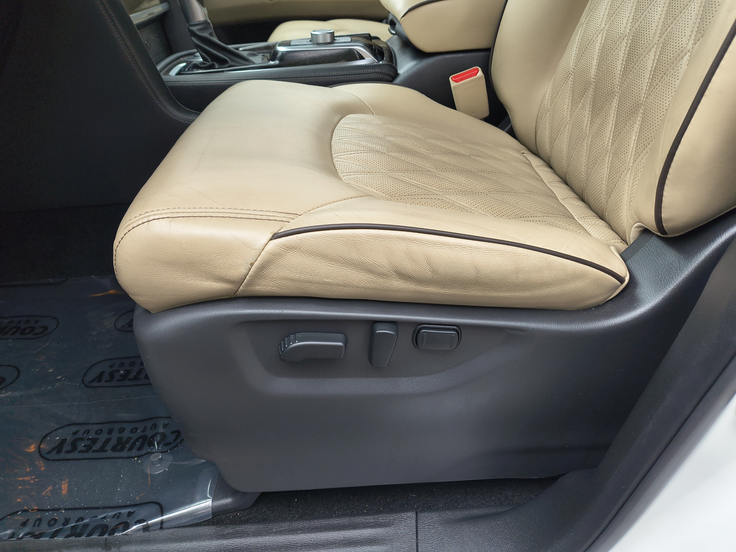Certified 2022 Nissan Armada Platinum w/ Captain's Chairs Package RWD image 25