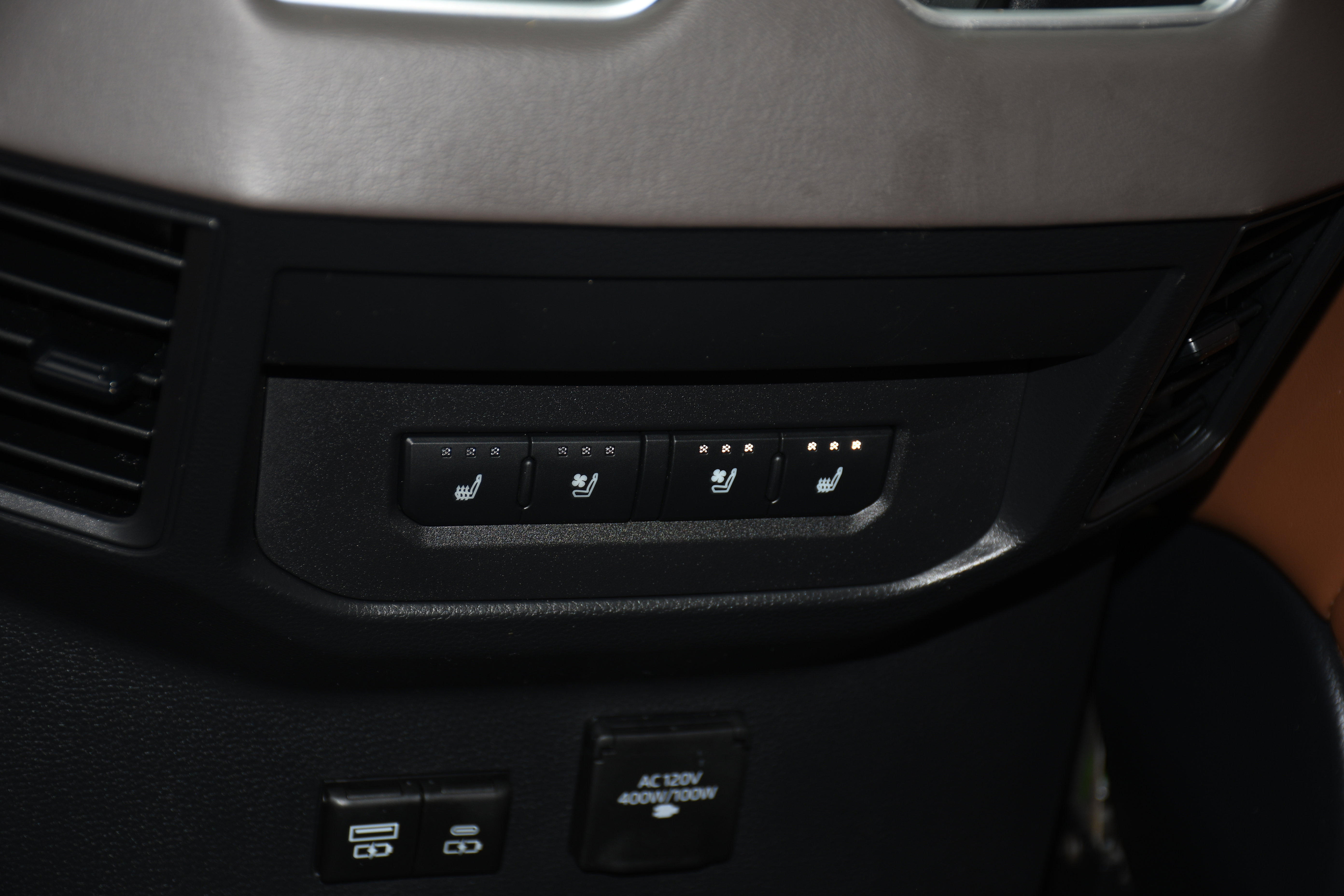 Used 2023 Toyota Tundra 1794 Edition w/ Advanced Package AWD/4WD image 17