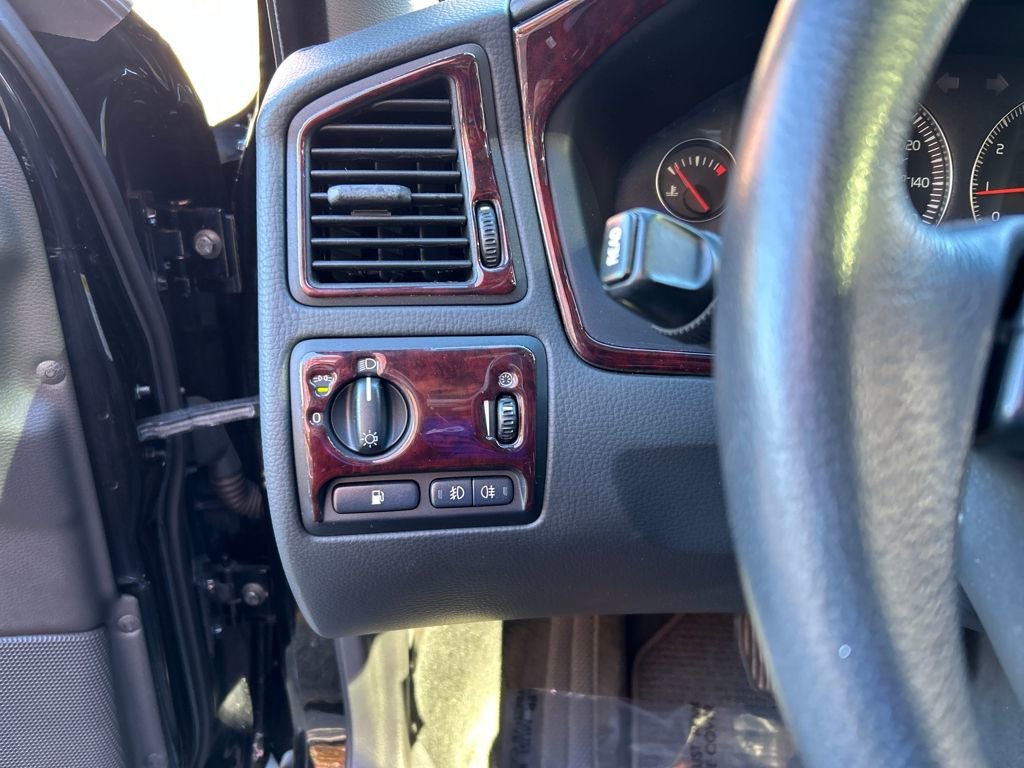 Used 2004 Volvo XC70 image 20