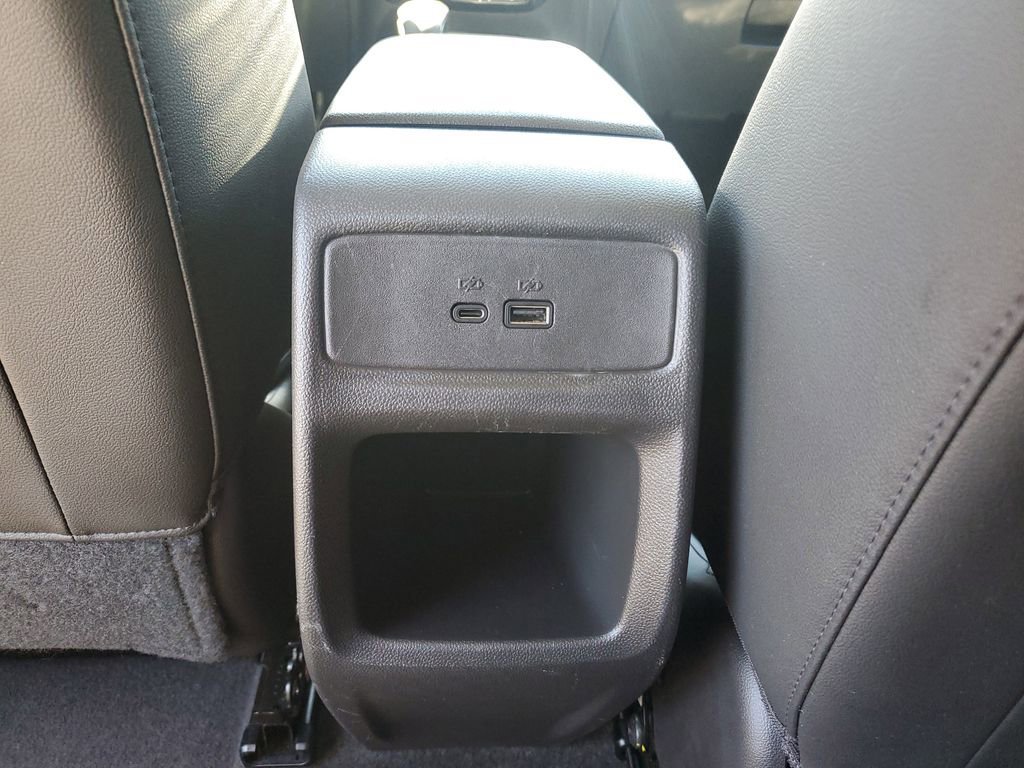 Used 2025 Chevrolet Trax LT FWD image 13