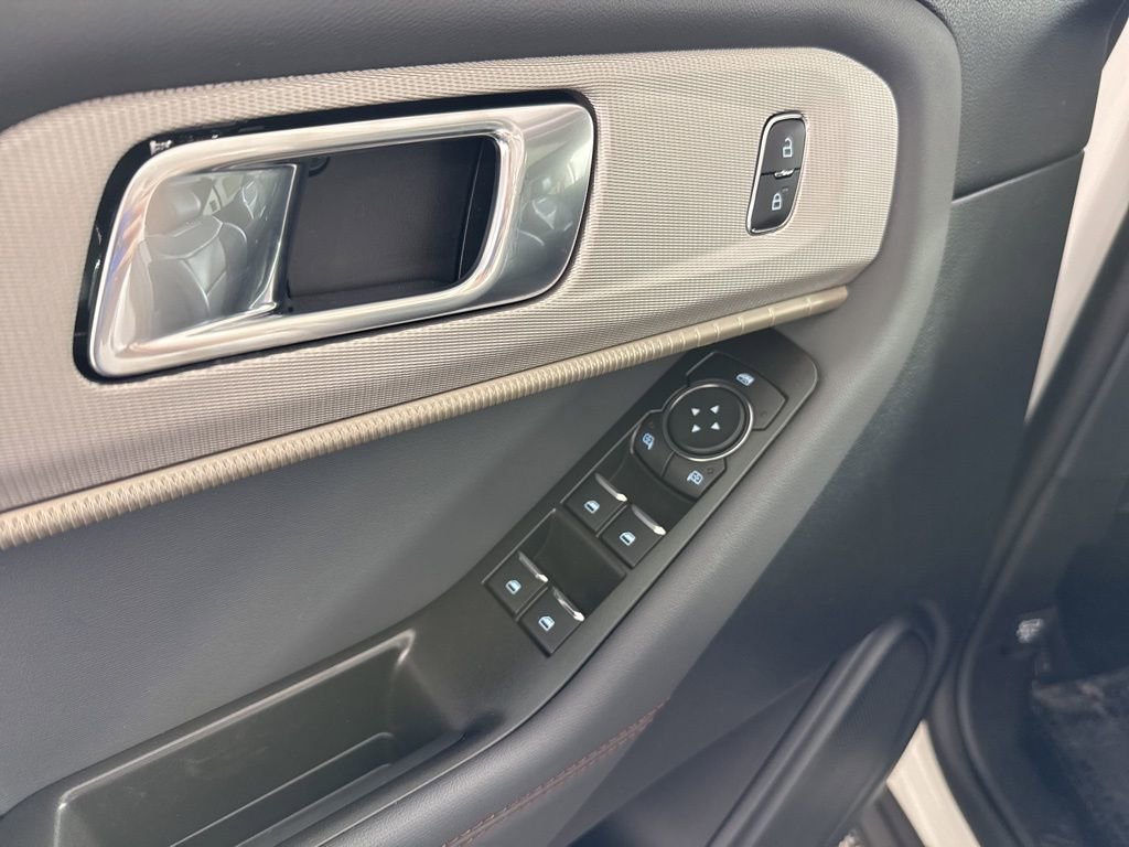 New 2026 Ford Explorer Active w/ Active Comfort Package image 21