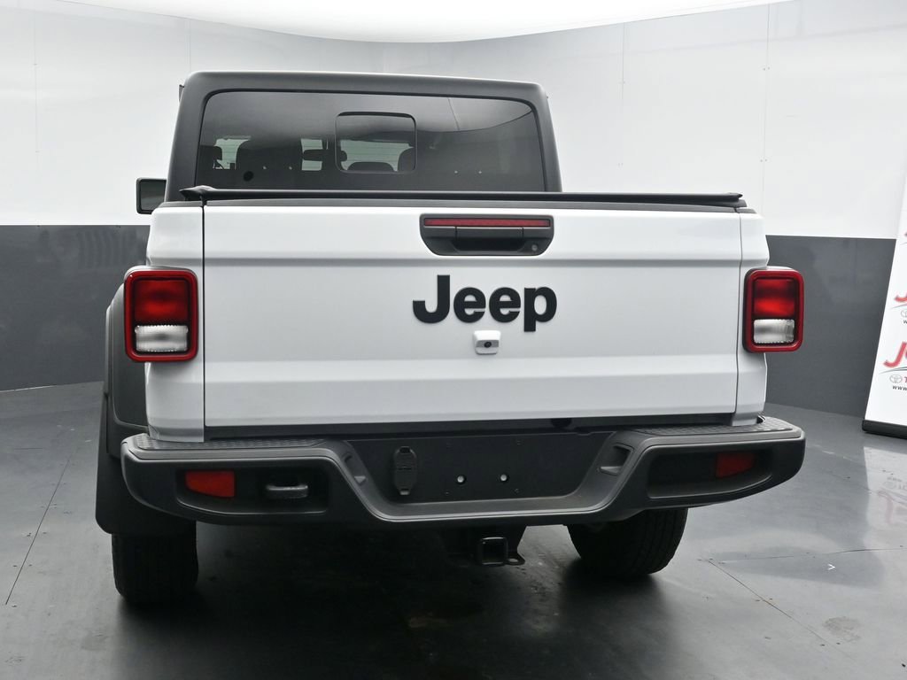 Used 2022 Jeep Gladiator Sport image 7