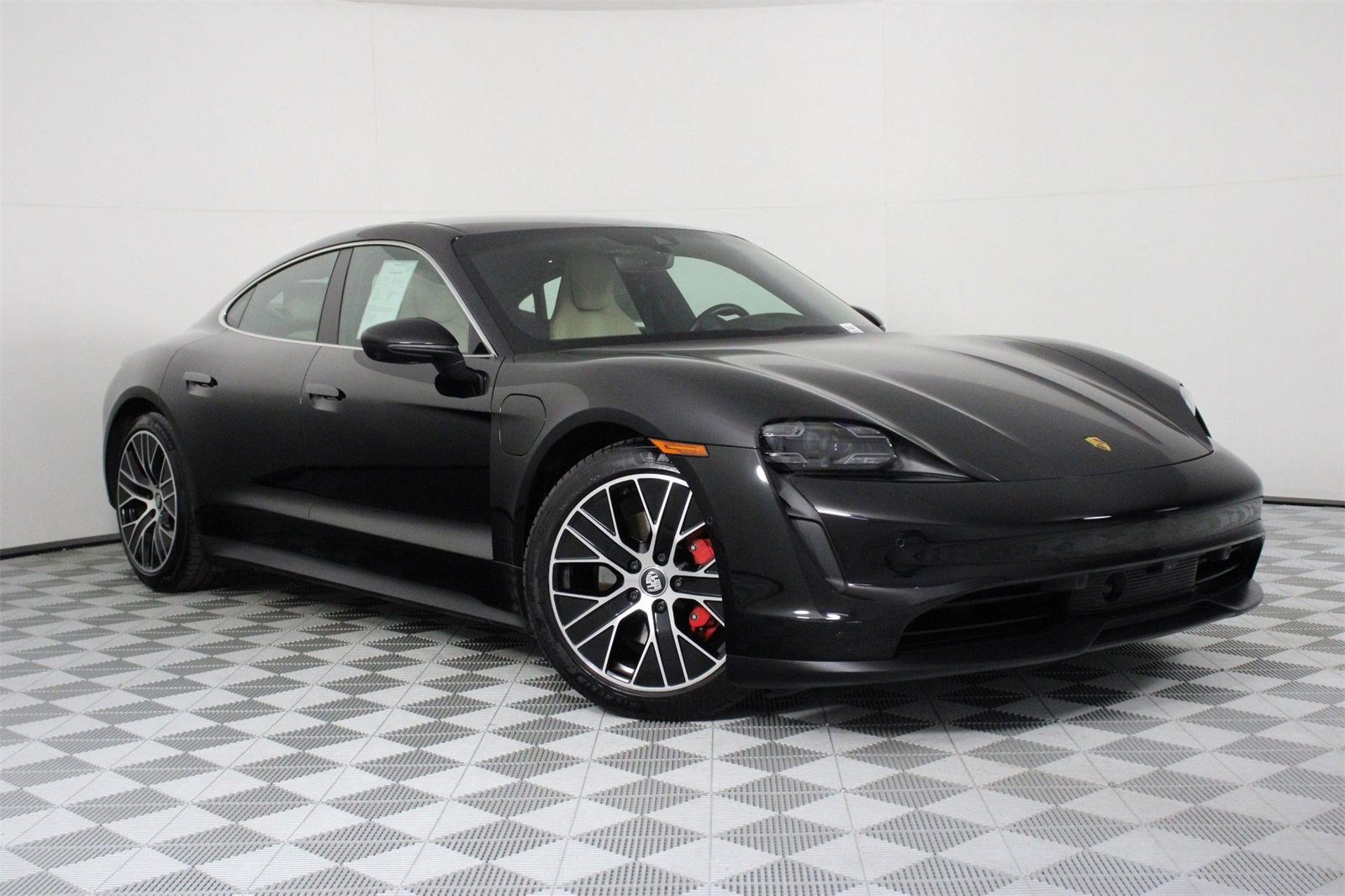 Used 2022 Porsche Taycan 4S image 9